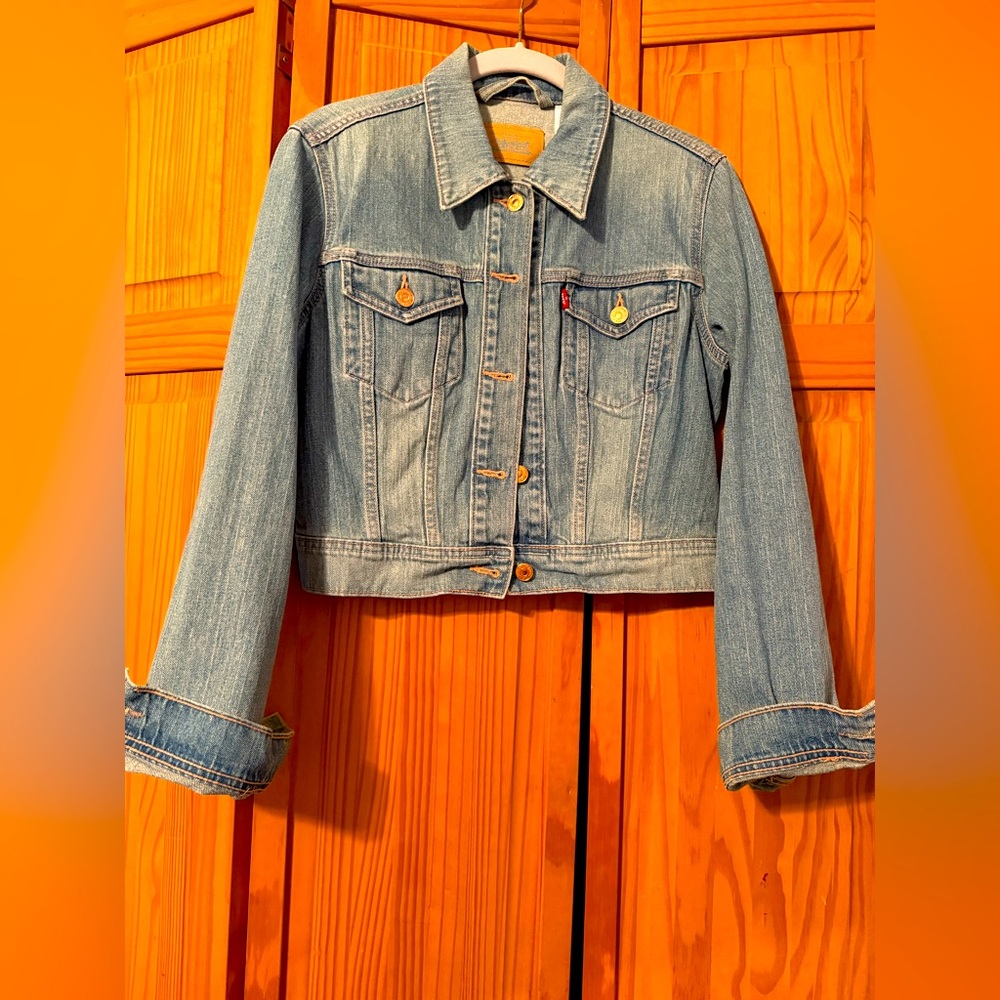 Lot of 4 jackets including a cropped Levi’s Denim Jacket